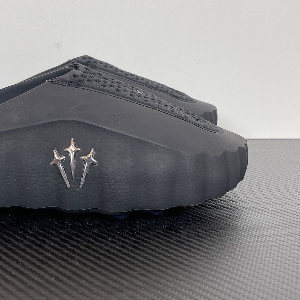 NOCTA-Nike-Mind-001-Black-Chrome-Drake-Collaboration-Luxury-Tech-Slide