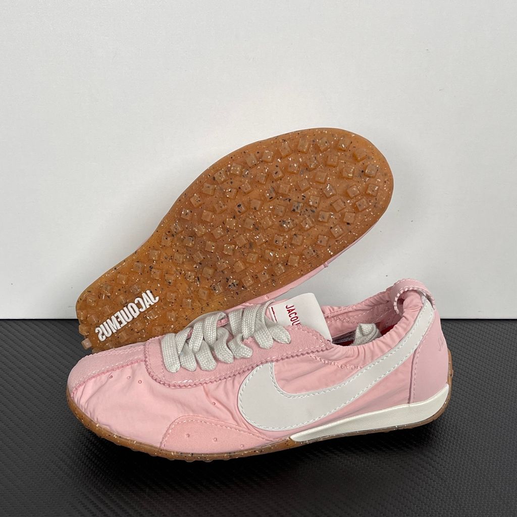 nike-moon-shoe-sp-jacquemus-aluminum-pink-luxury-runner-sneaker-hv8547-601.jpg