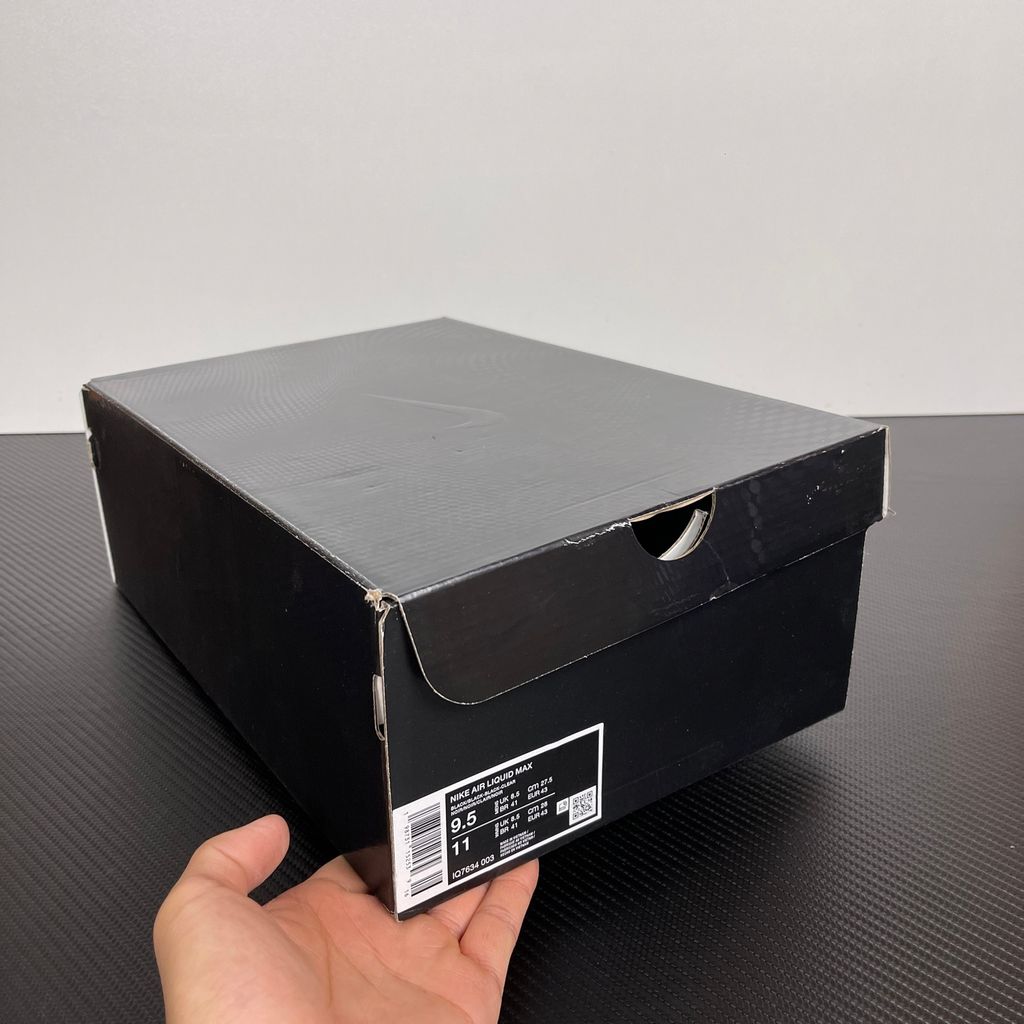 nike-air-liquid-max-triple-black-visible-air-cushioning-system-and-rubber-outsole