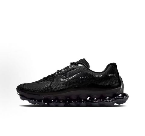nike-air-liquid-max-triple-black-futuristic-techwear-sneaker-iq7634-003.pic