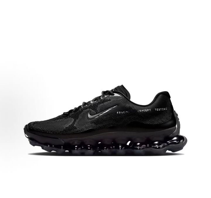 nike-air-liquid-max-triple-black-futuristic-techwear-sneaker-iq7634-003.pic