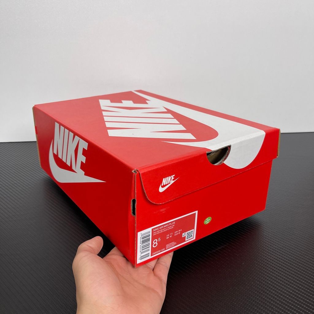 nike-air-max-plus-iron-gray-wavy-tpu-cage-breathable-mesh-upper-details.jpg