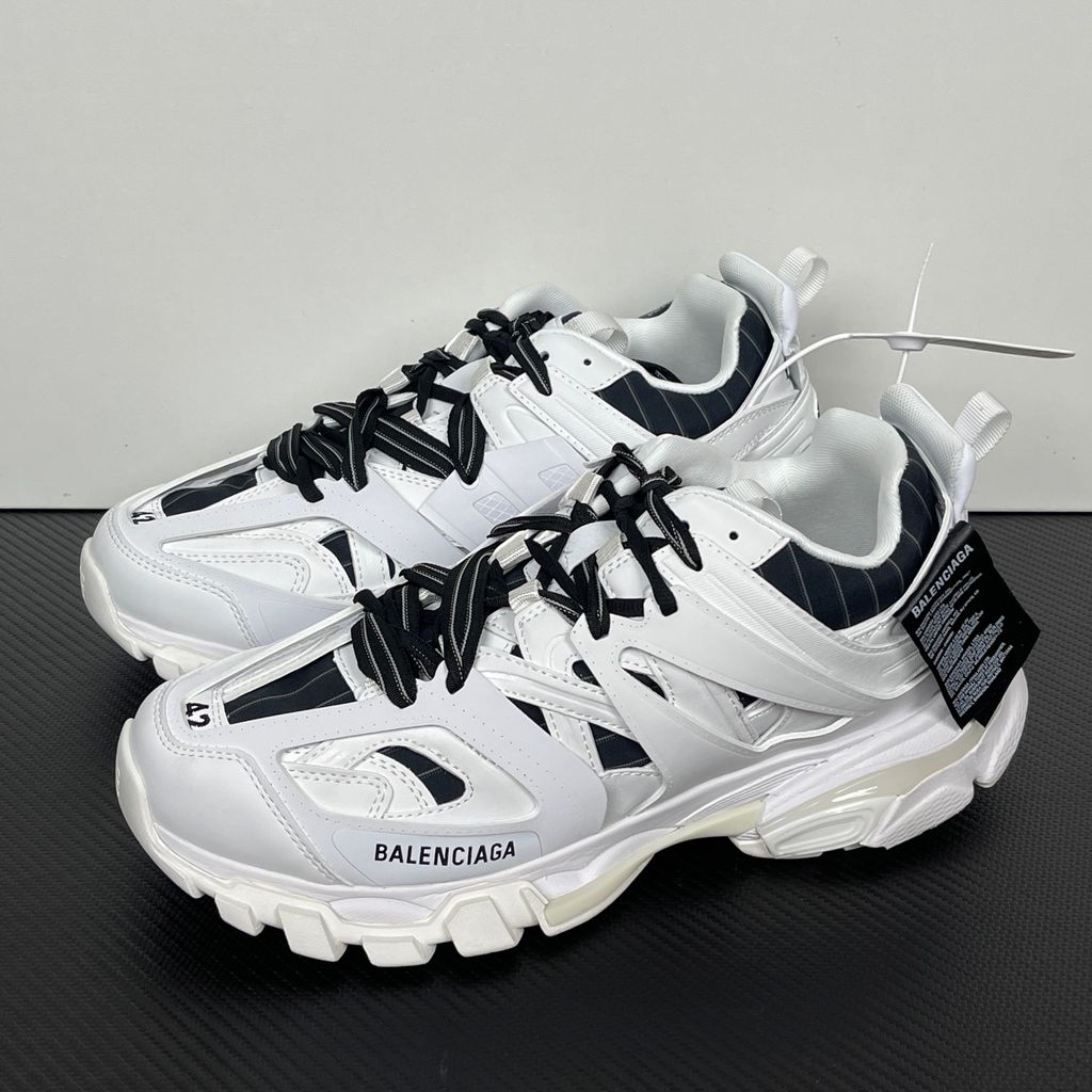 balenciaga-track-3-0-white-black-complex-multi-panel-caged-upper.jpg