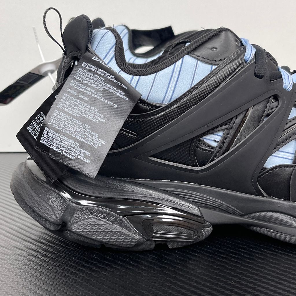 balenciaga-track-3-0-black-engineered-multi-component-sole-unit.jpg