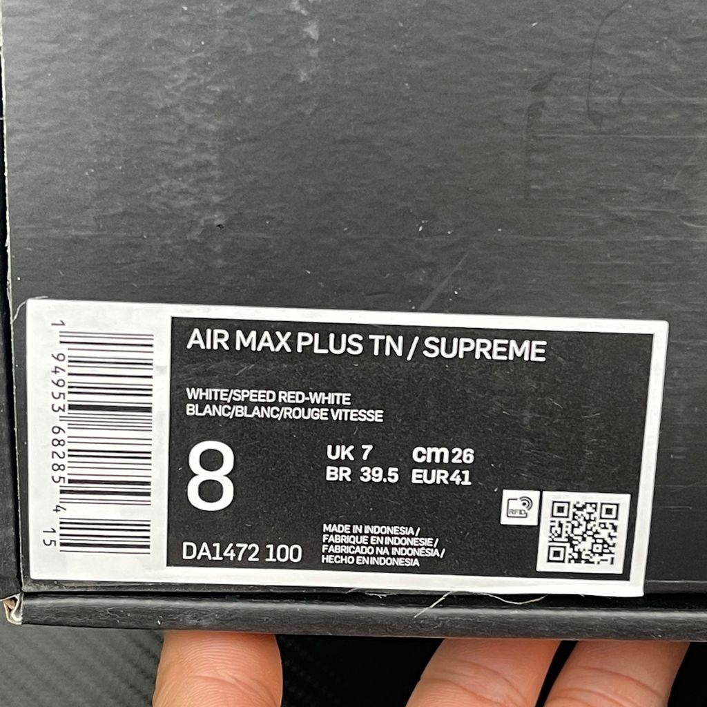 nike-air-max-plus-supreme-red-box-logo-tongue-and-tuned-air-cushioning.jpg