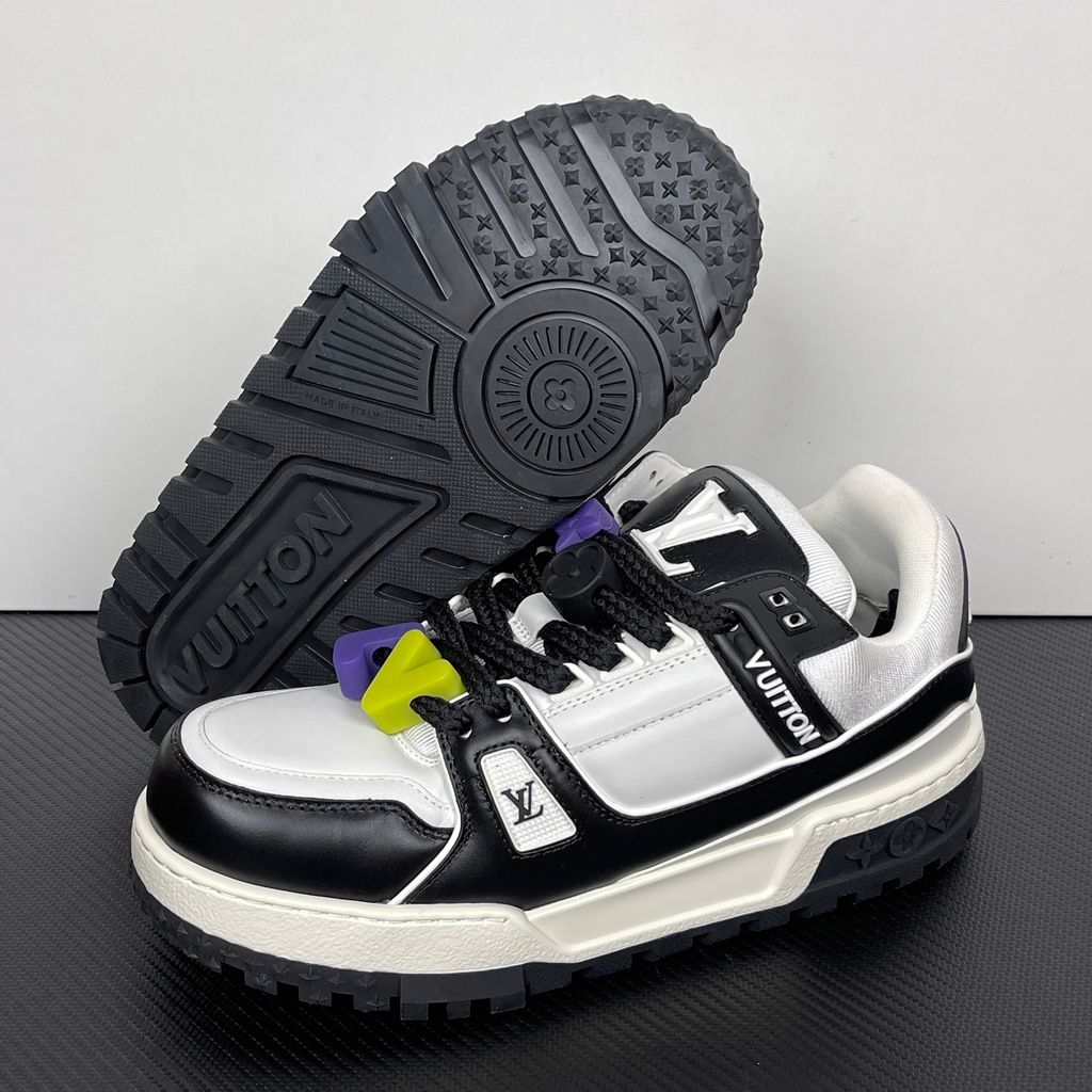 louis-vuitton-trainer-maxi-black-white-luxury-chunky-skate-sneaker-1abzq9.jpg