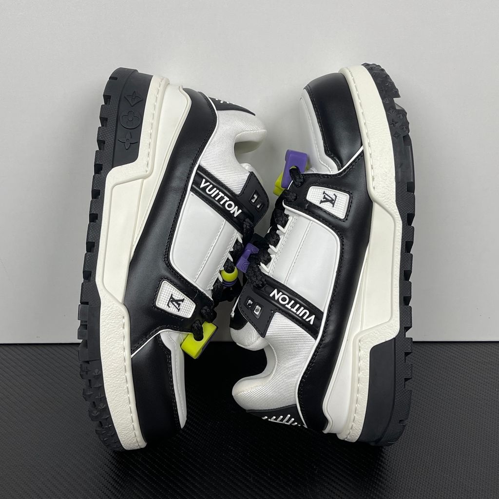 louis-vuitton-trainer-maxi-black-white-luxury-chunky-skate-sneaker-1abzq9.jpg