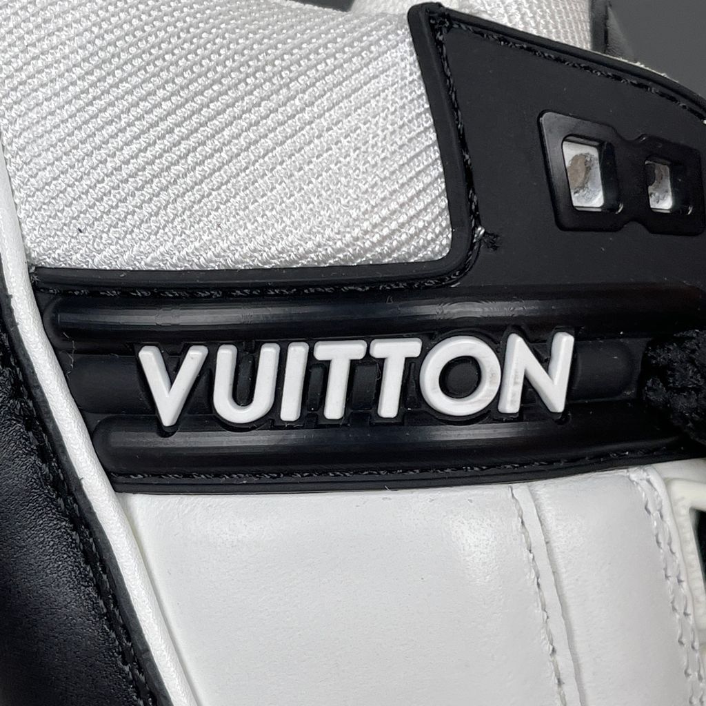 louis-vuitton-trainer-maxi-black-white-premium-calf-leather-oversized-textile-laces.jpg