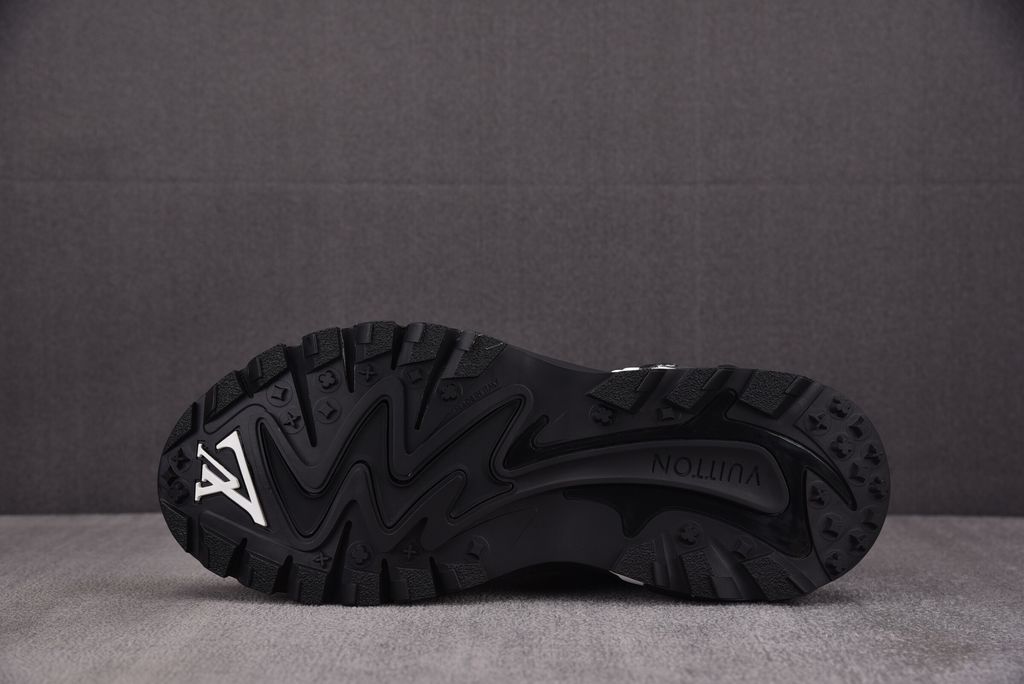 louis-vuitton-runner-tatic-black-white-luxury-tech-runner-sneaker-1acg7x.jpeg