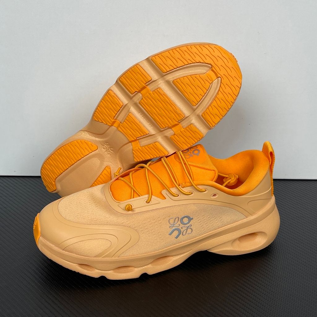 on-running-loewe-cloudsolo-loewe-orange-luxury-lifestyle-sneaker-3mf30660663.jpg