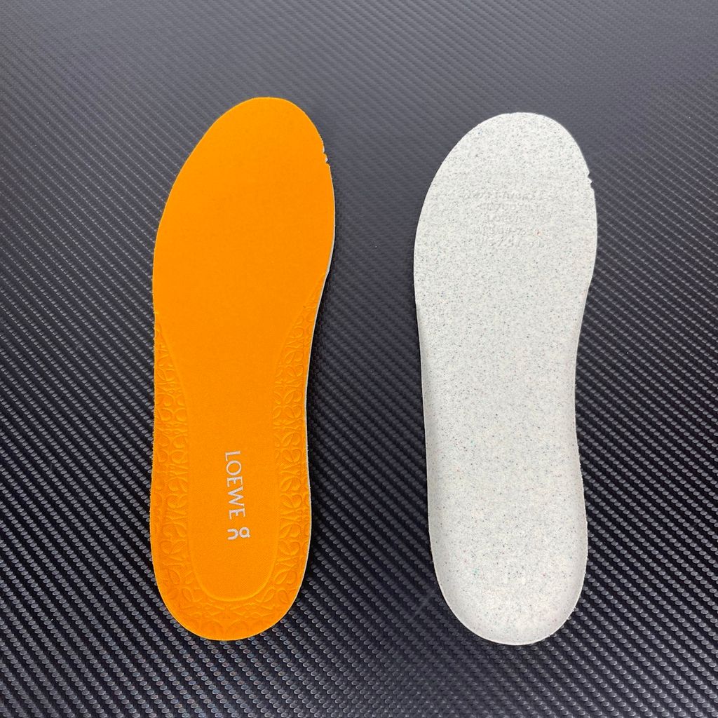 on-loewe-cloudsolo-orange-cloudtec-element-helion-superfoam-sole.jpg