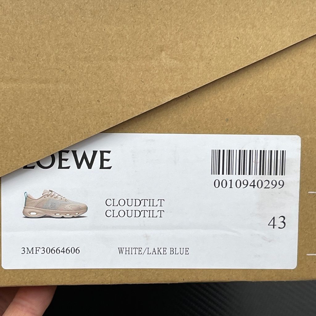 on-loewe-cloudsolo-turquoise-cloudtec-element-helion-superfoam-sole.jpg