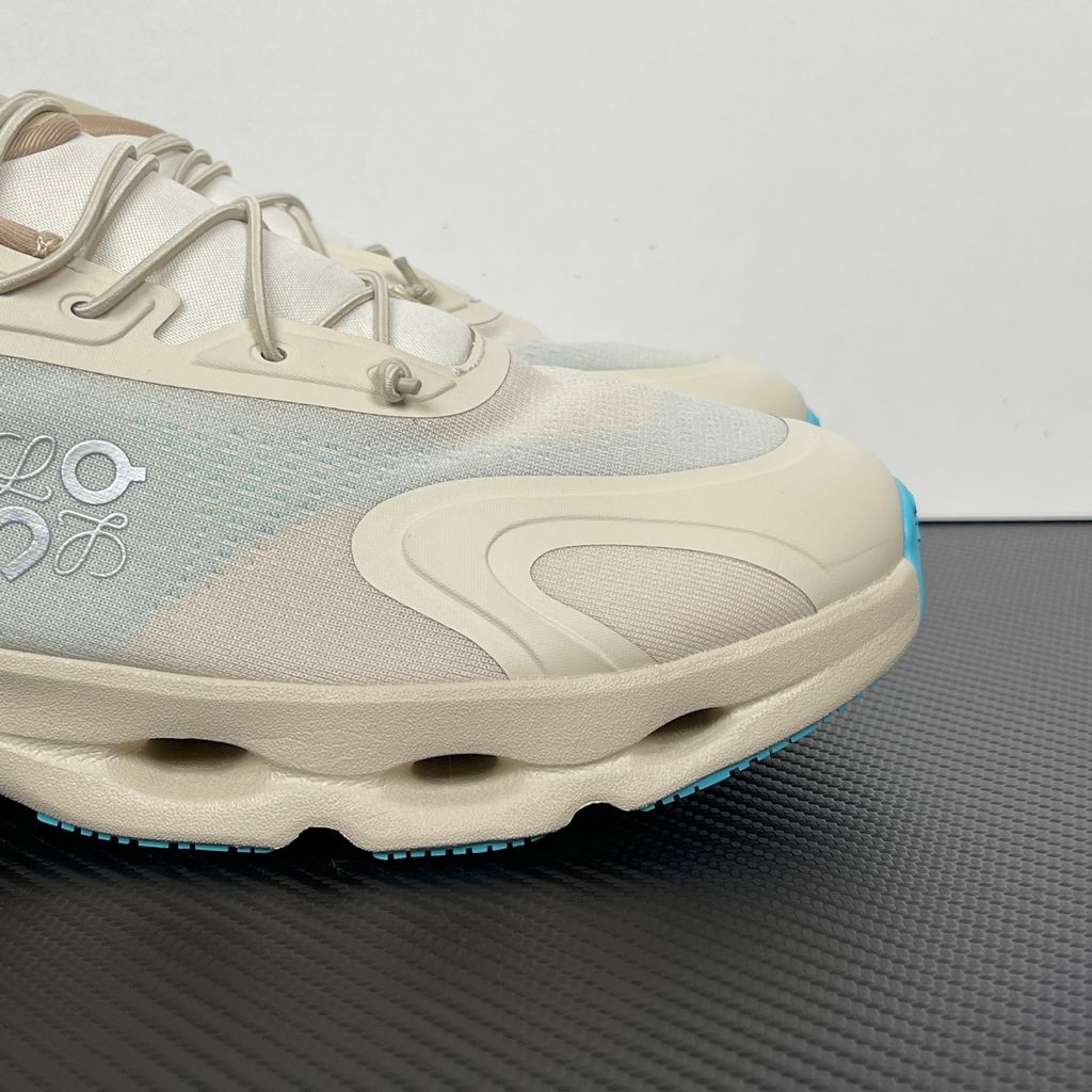 on-loewe-cloudsolo-sand-turquoise-semi-transparent-mesh-tpu-overlays.jpg