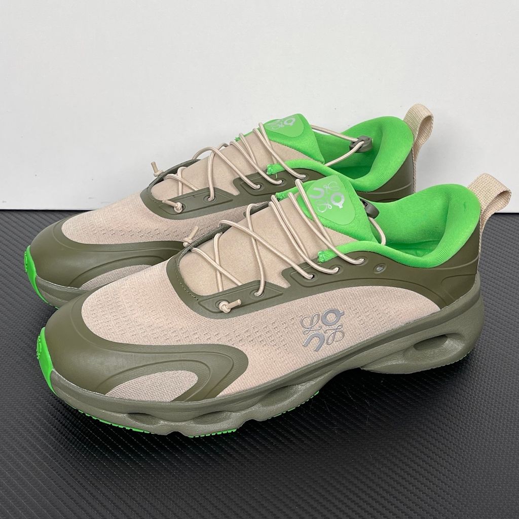 on-running-loewe-cloudsolo-khaki-green-sand-luxury-lifestyle-sneaker-3mf30664724.jpg