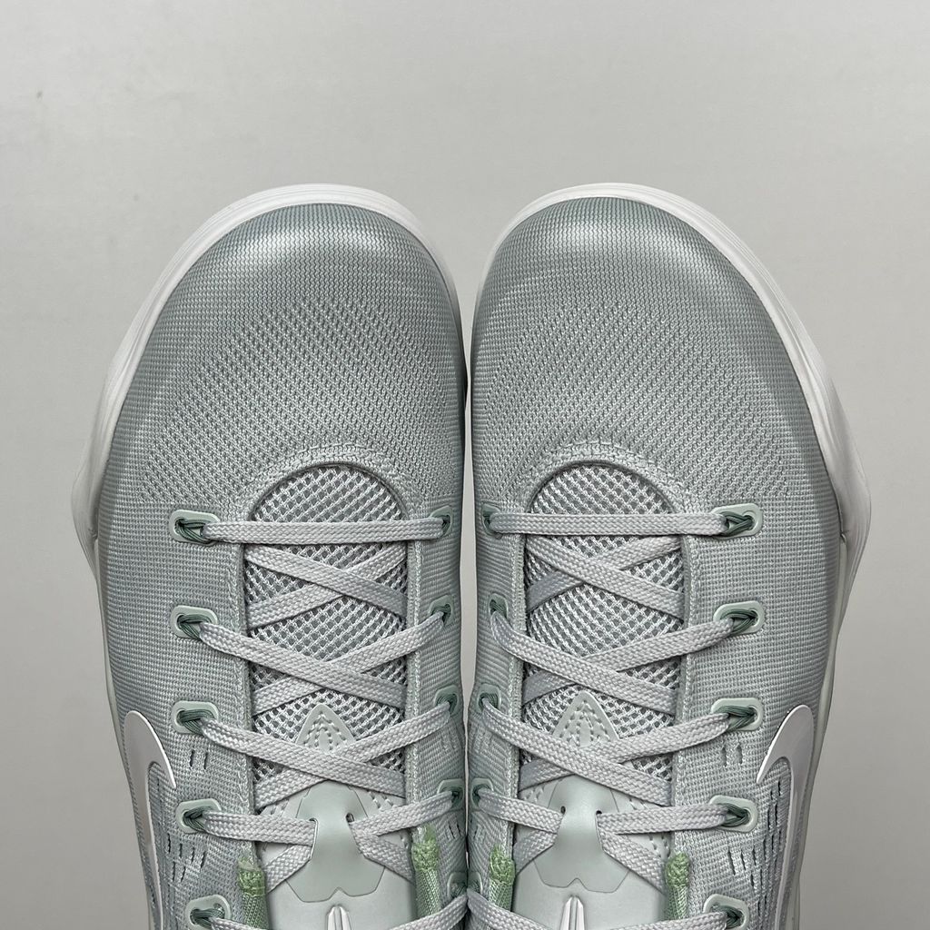 nike-kobe-9-em-low-light-silver-steam-breathable-engineered-mesh-upper-flywire.jpg