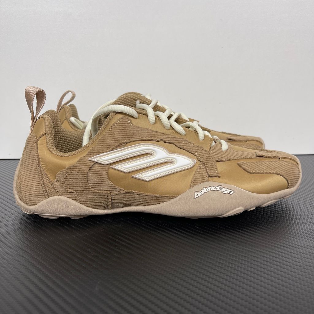 balenciaga-monday-ultra-beige-luxury-chunky-sneaker-853505wmndi9990.jpg