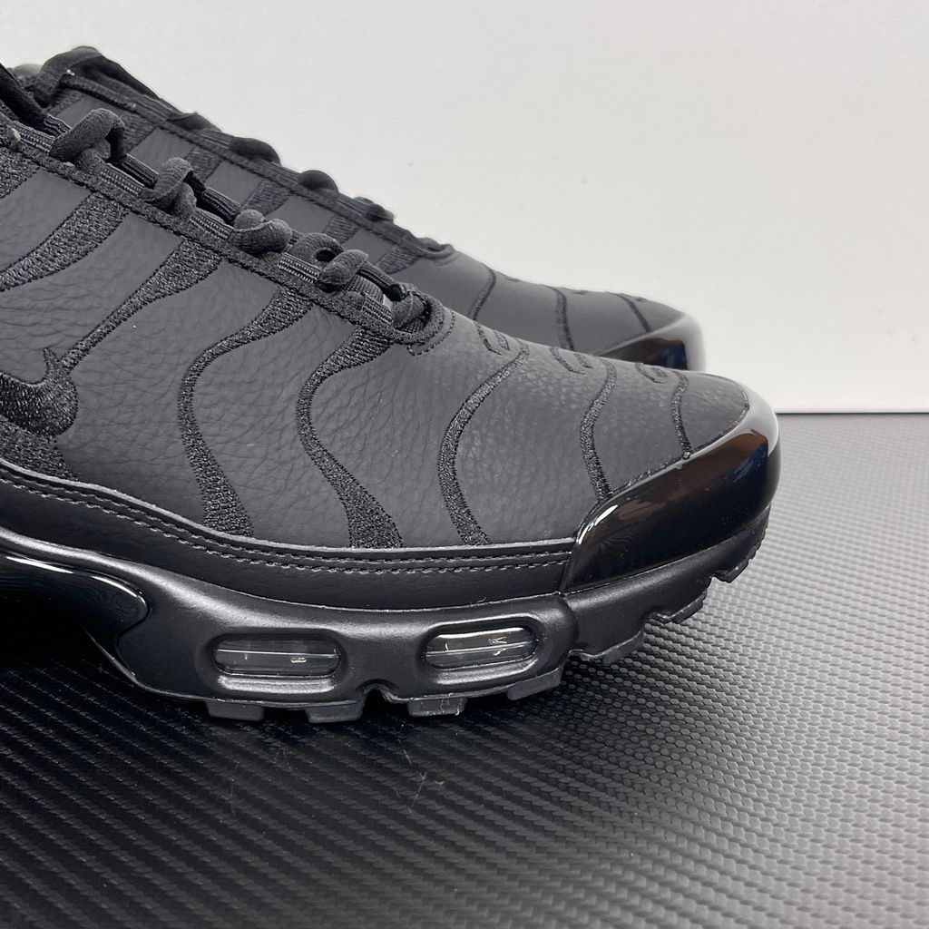 nike-air-max-plus-triple-black-leather-wavy-lines-premium-upper.jpg