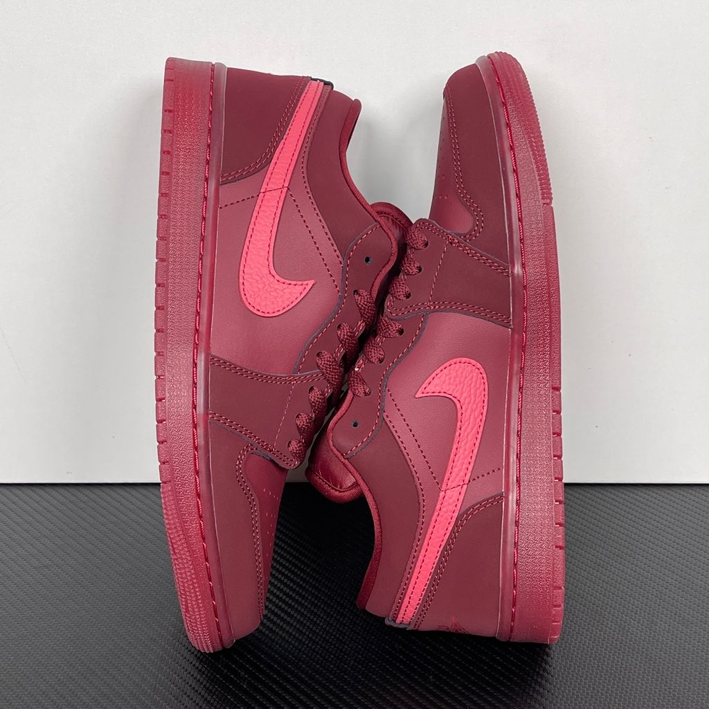 jordan-1-low-se-valentines-day-2026-womens-lifestyle-sneaker-ib7012-600.jpg