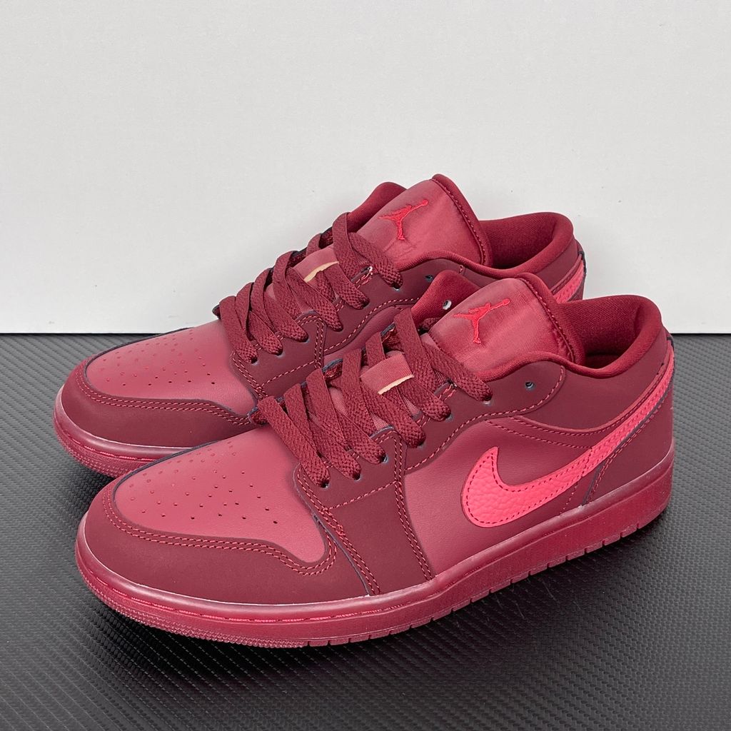 jordan-1-low-se-valentines-day-2026-womens-lifestyle-sneaker-ib7012-600.jpg