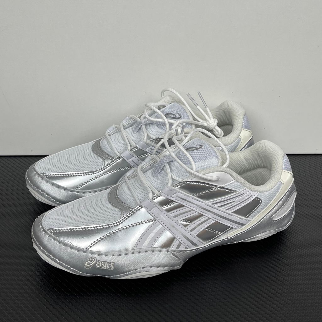 asics-hypersync-white-pure-silver-low-profile-sneaker-1203a879-100.jpg