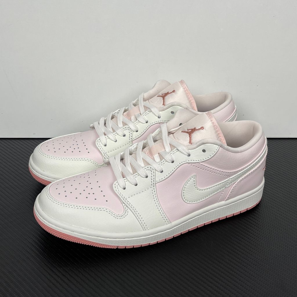 air-jordan-1-low-se-sail-pink-lifestyle-sneaker-ih0823-611.jpg