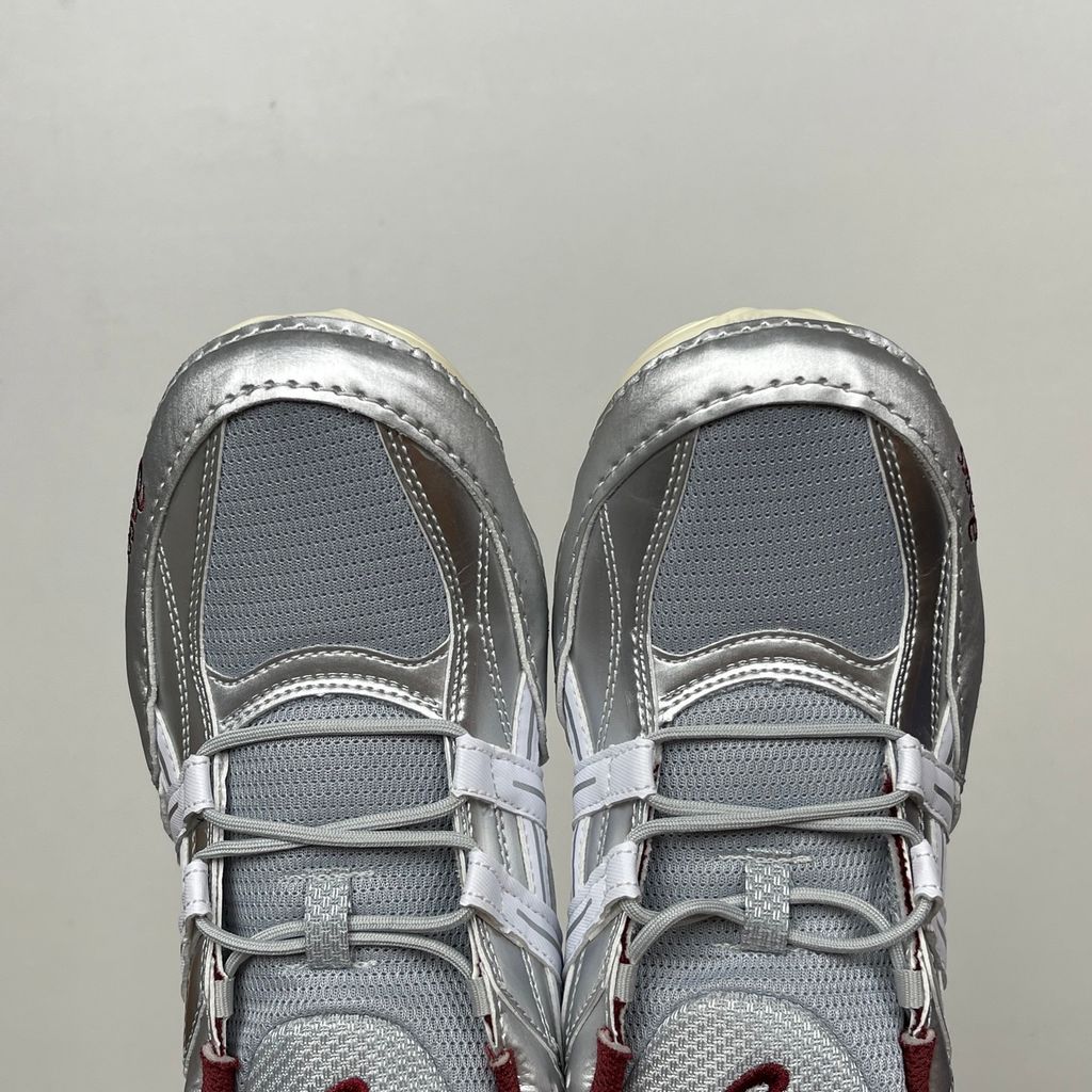 asics-hypersync-piedmont-grey-pure-silver-red-low-profile-sneaker-1203a879-020.jpg