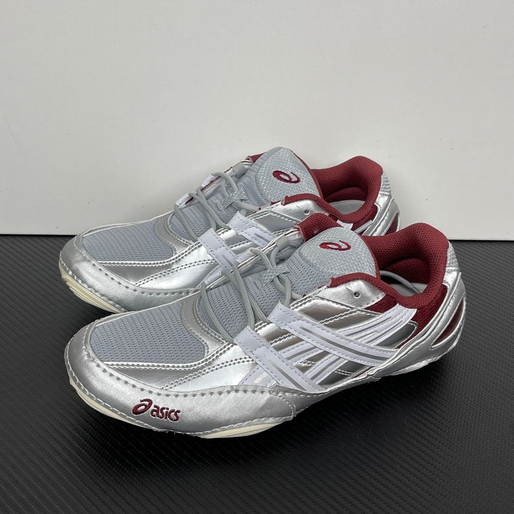 asics-hypersync-piedmont-grey-pure-silver-red-low-profile-sneaker-1203a879-020.jpg