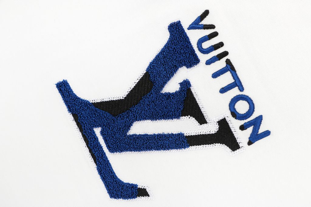 1v-blue-black-monogram-letter-towel-embroidery-imported-machine-detail