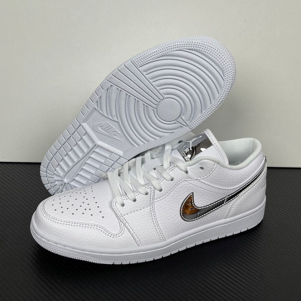 air-jordan-1-low-se-white-metallic-silver-womens-lifestyle-sneaker-iq9381-100.jpg