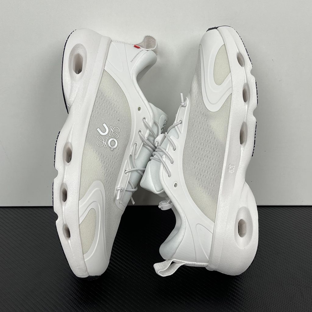 on-running-loewe-cloudsolo-white-light-grey-luxury-sneaker-3mf30664607.jpg