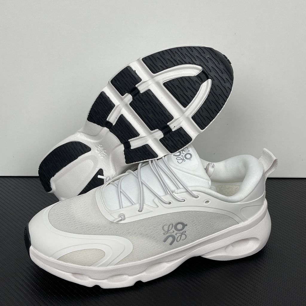 on-running-loewe-cloudsolo-white-light-grey-luxury-sneaker-3mf30664607.jpg