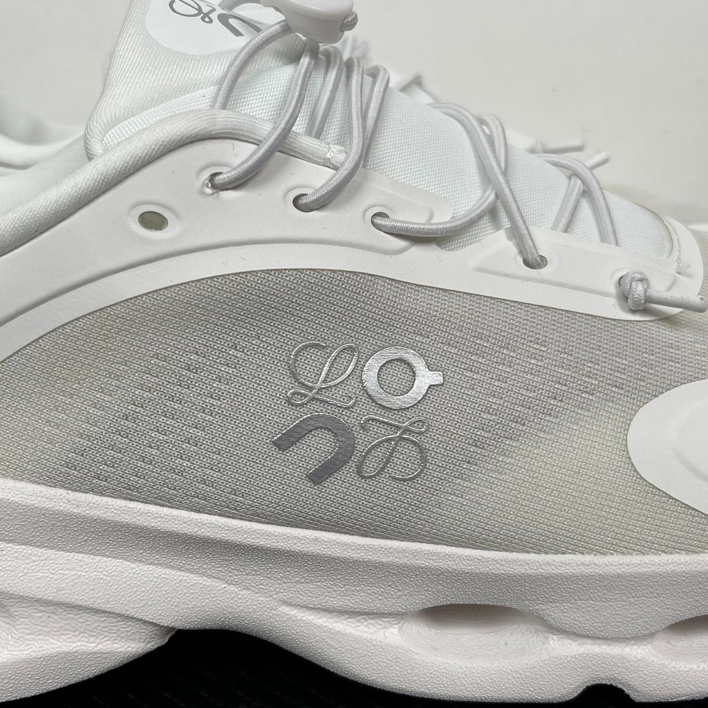 on-running-loewe-cloudsolo-white-light-grey-luxury-sneaker-3mf30664607.jpg