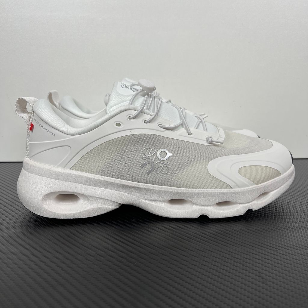 on-running-loewe-cloudsolo-white-light-grey-luxury-sneaker-3mf30664607.jpg