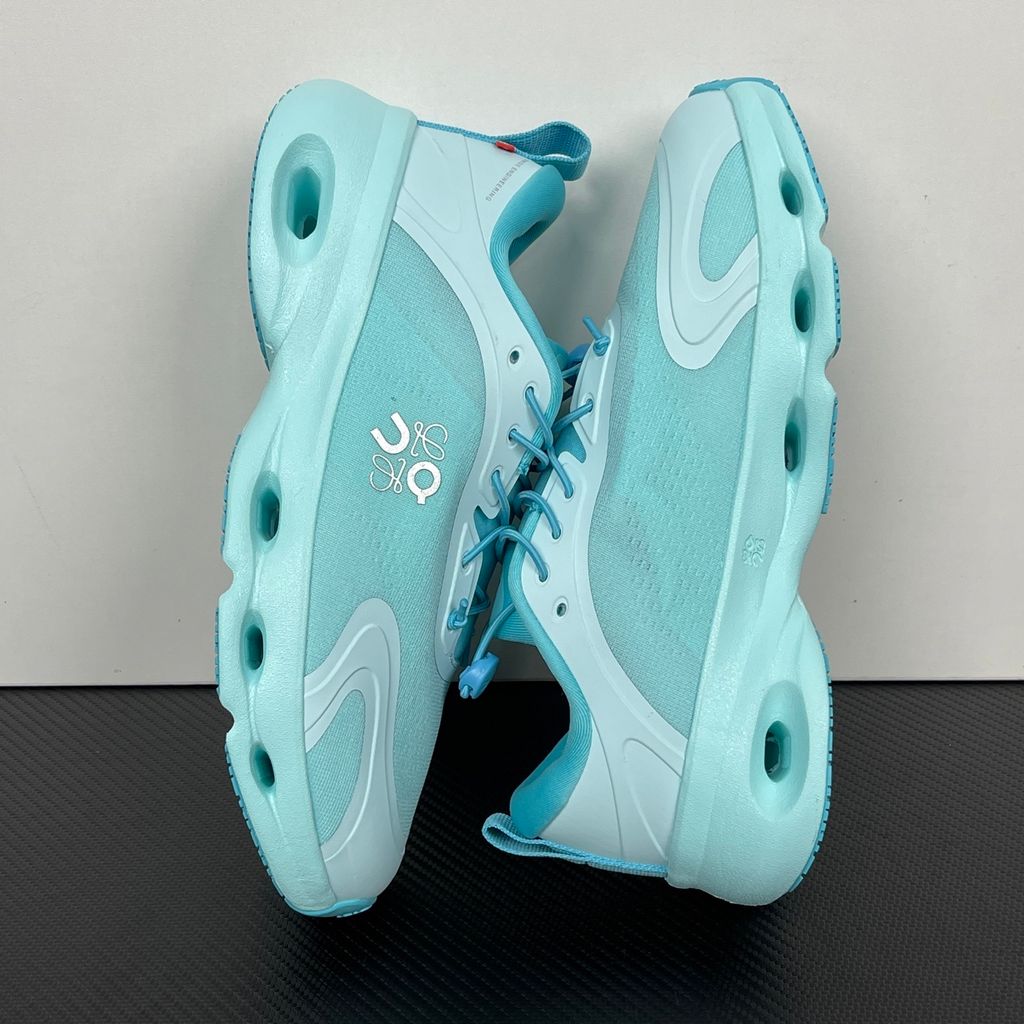 on-running-loewe-cloudsolo-turquoise-luxury-sneaker-3mf30661748.jpg
