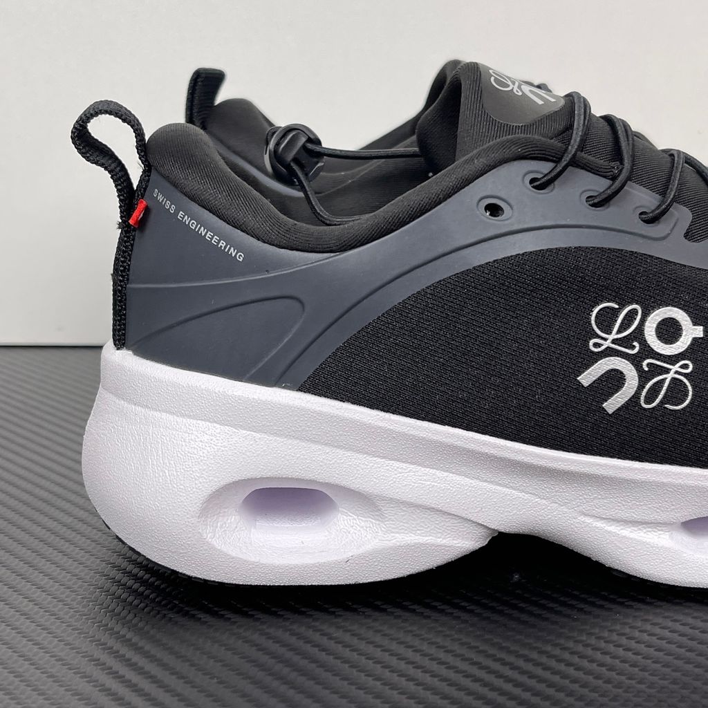on-running-loewe-cloudsolo-black-white-luxury-sneaker-3mf30660299.jpg