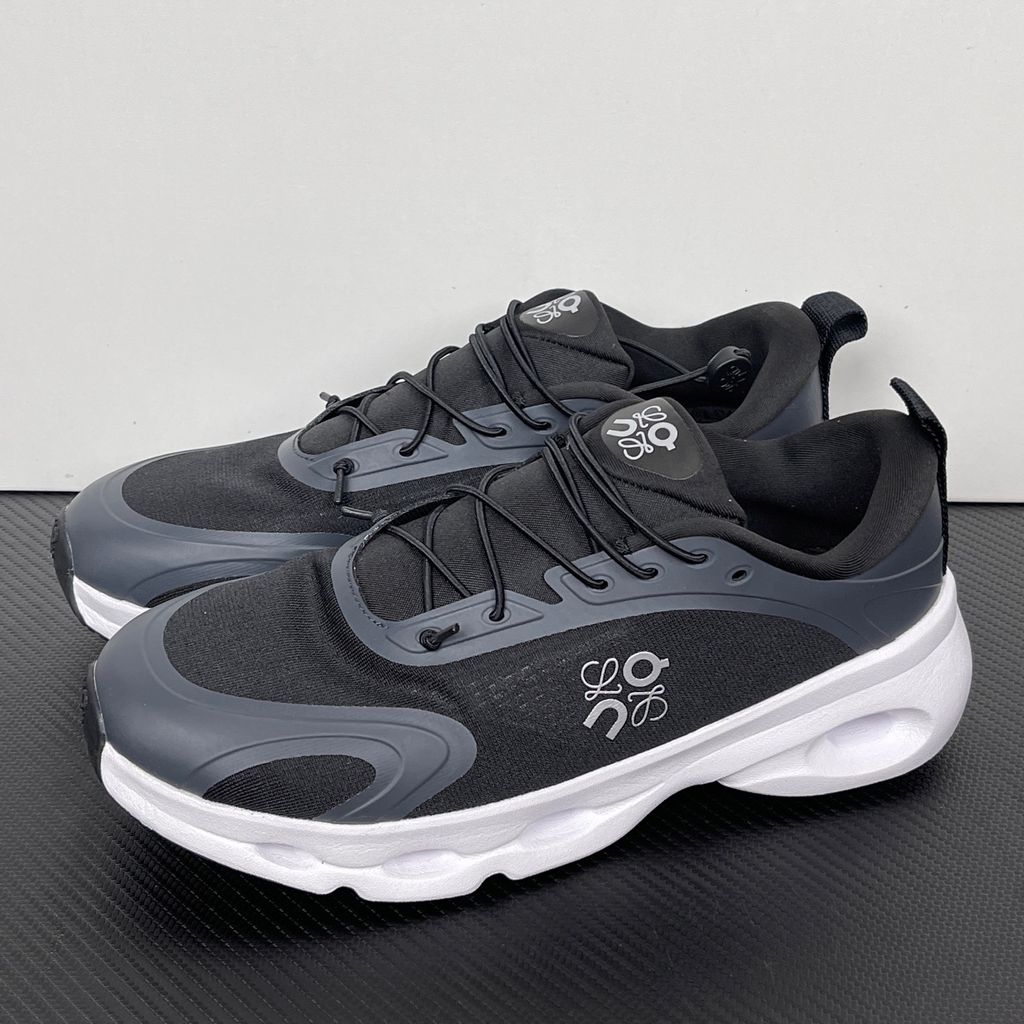on-running-loewe-cloudsolo-black-white-luxury-sneaker-3mf30660299.jpg