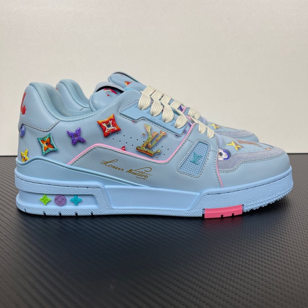 louis-vuitton-lv-trainer-donut-sea-blue-3d-monogram-1ajwf3.jpg