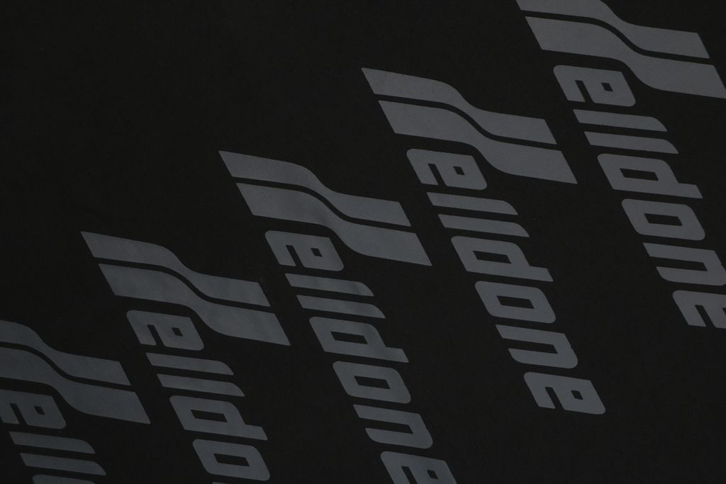 we11-five-row-barrage-letter-print-digital-direct-print-detail