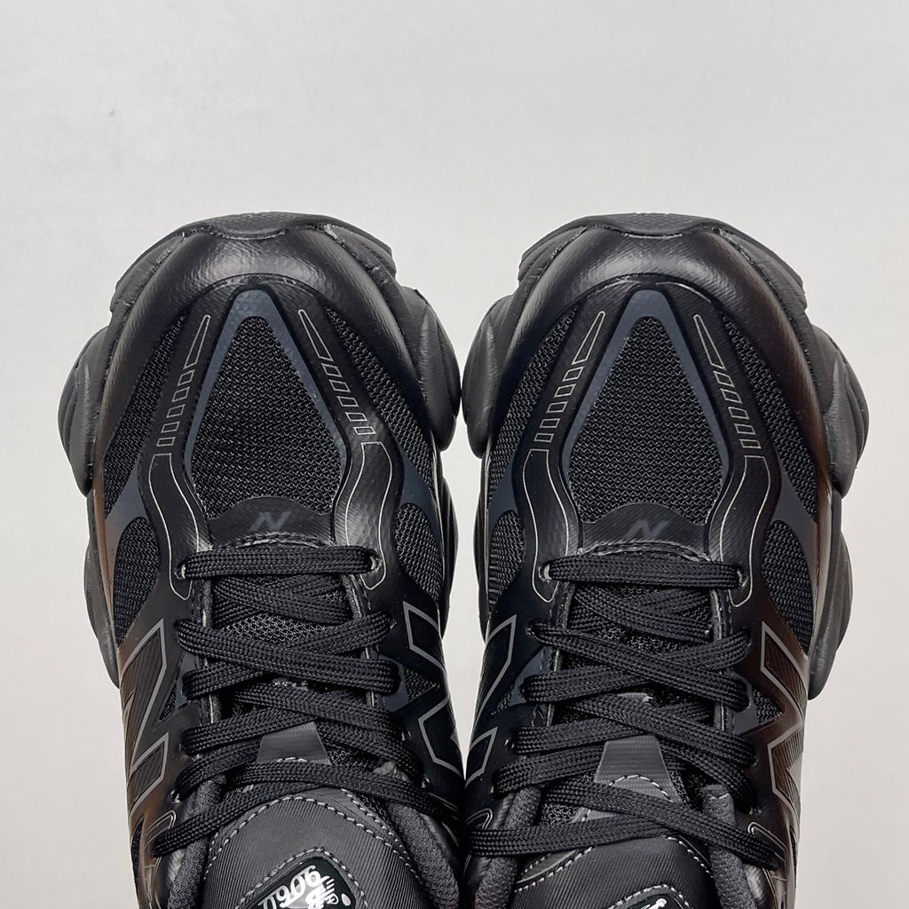 new-balance-9060-black-grey-chunky-sneaker-u90606to.jpg