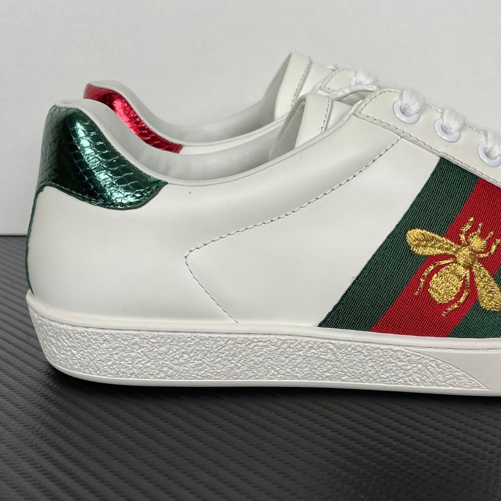 gucci-ace-embroidered-bee-white-leather-sneaker-431942.jpg