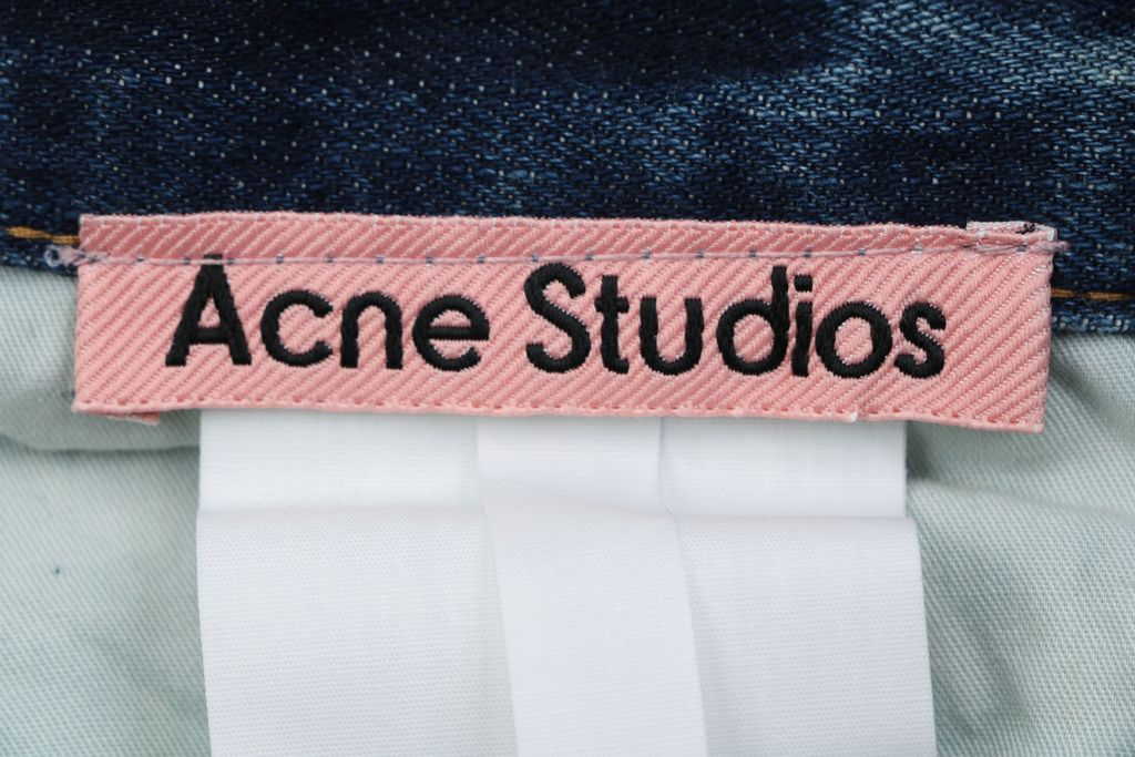 as-ink-splash-distressed-faded-ripped-denim-jeans-detail
