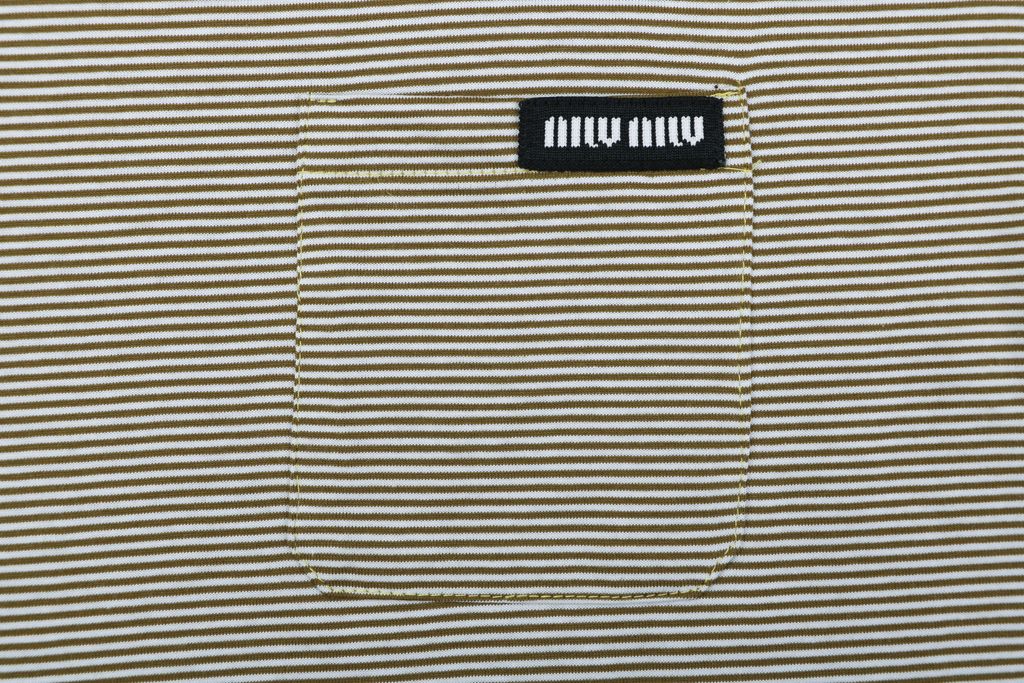 miu-striped-pocket-alignment-mustard-yellow-ribbed-collar-detail