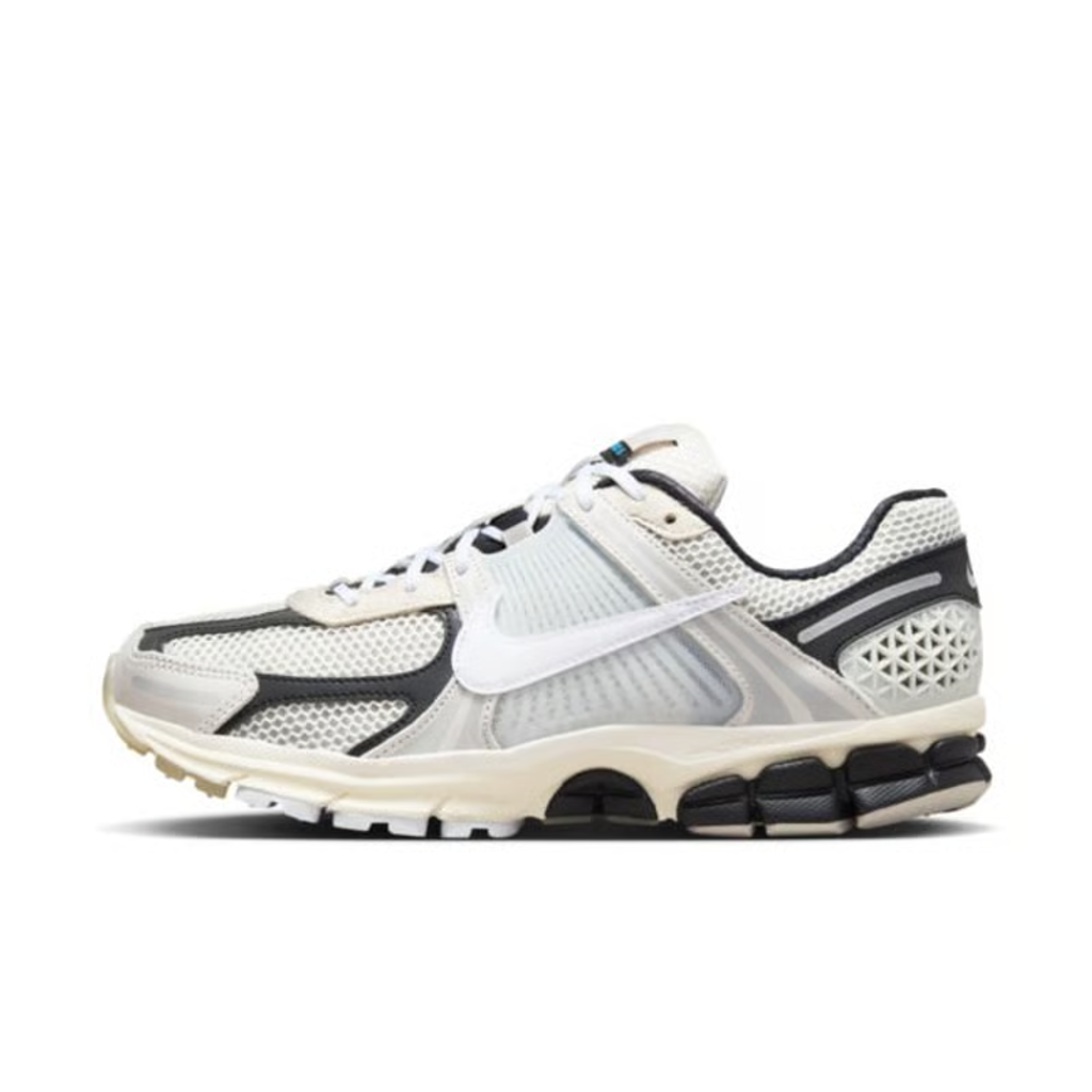 nike-zoom-vomero-5-supersonic-light-bone-black-lifestyle-sneaker-fn7649-110.pic