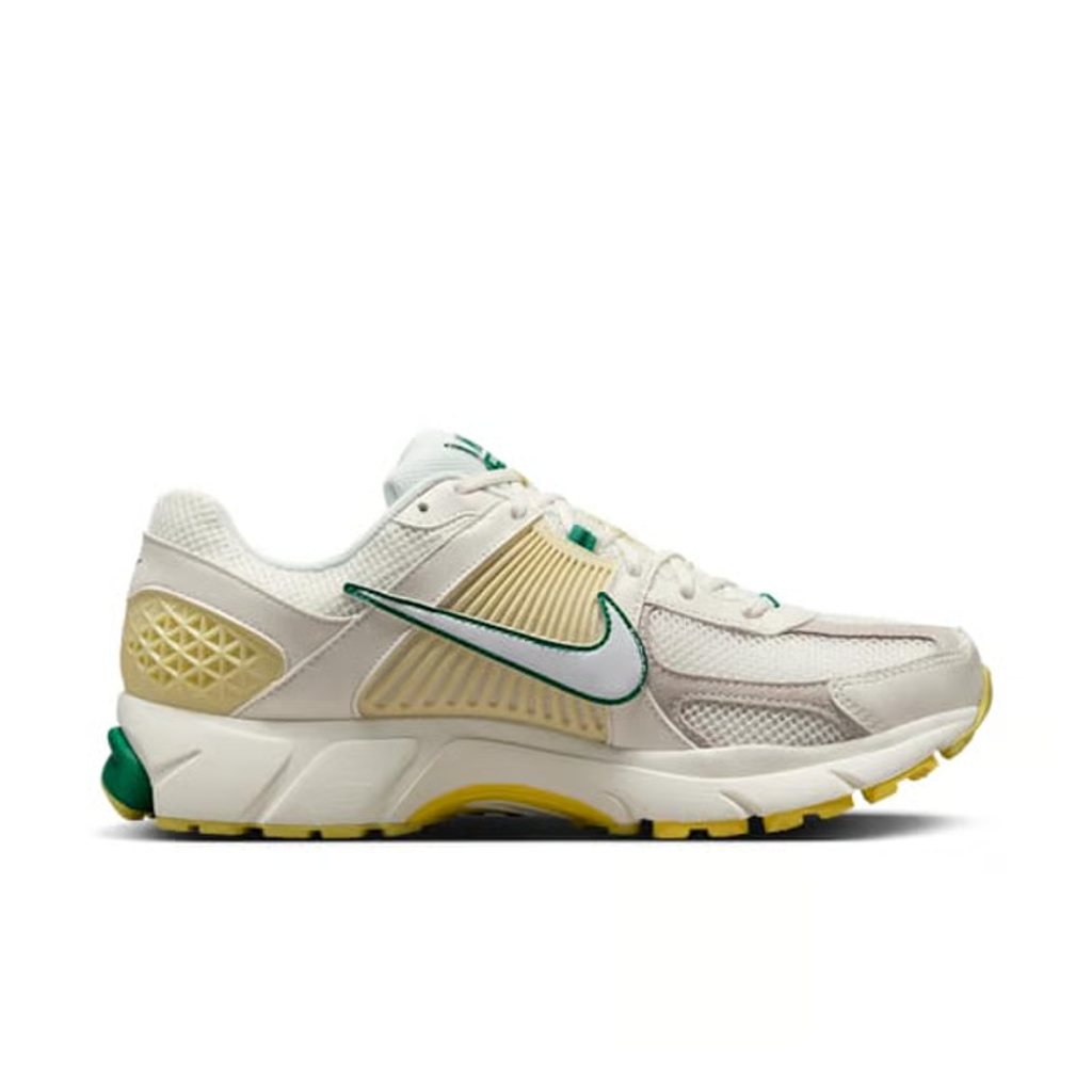 nike-zoom-vomero-5-alabaster-malachite-lifestyle-sneaker-fn8361-100.pic