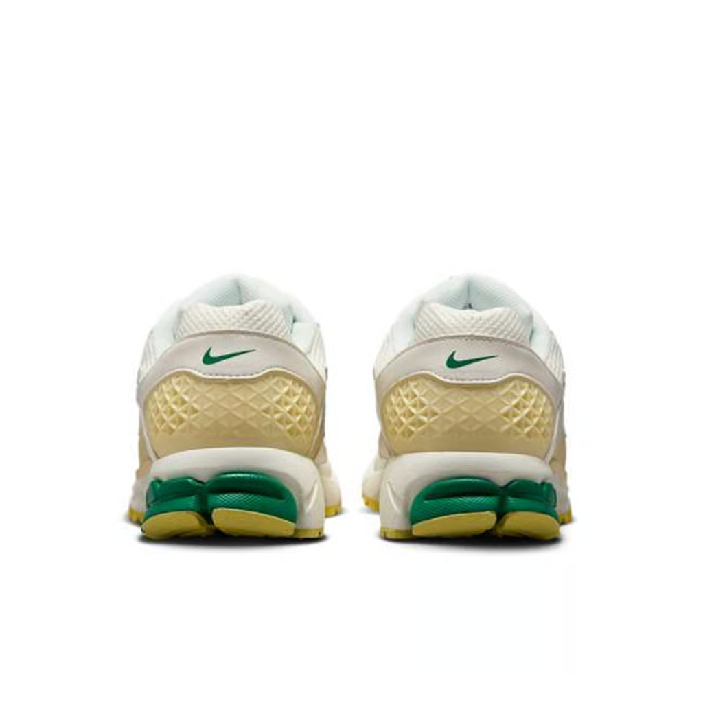 nike-zoom-vomero-5-alabaster-malachite-lifestyle-sneaker-fn8361-100.pic