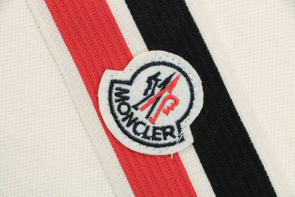 mk-m-logo-diagonal-tape-print-street-shorts-detail