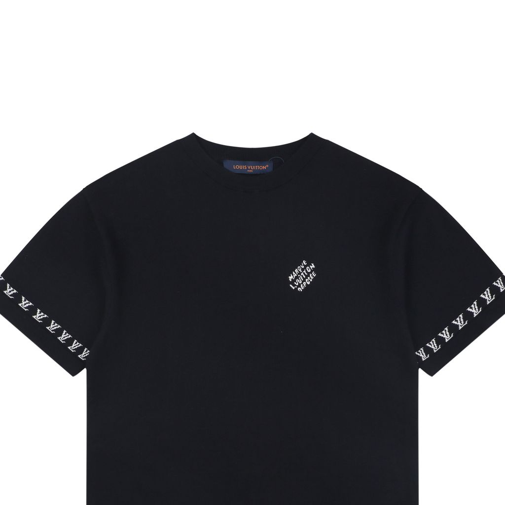 louis-vuitton-arm-letter-jacquard-striped-ribbed-collar-detail