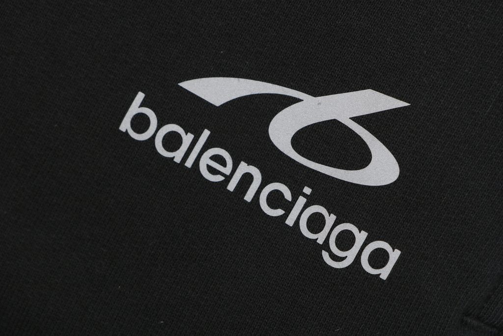 balenciaga-reflective-ring-micro-glass-bead-print-logo-detail