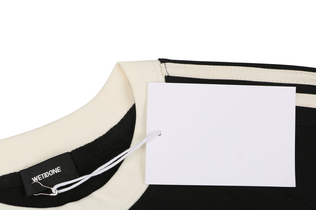we11done-oval-reverse-letter-embroidery-detail-streetwear