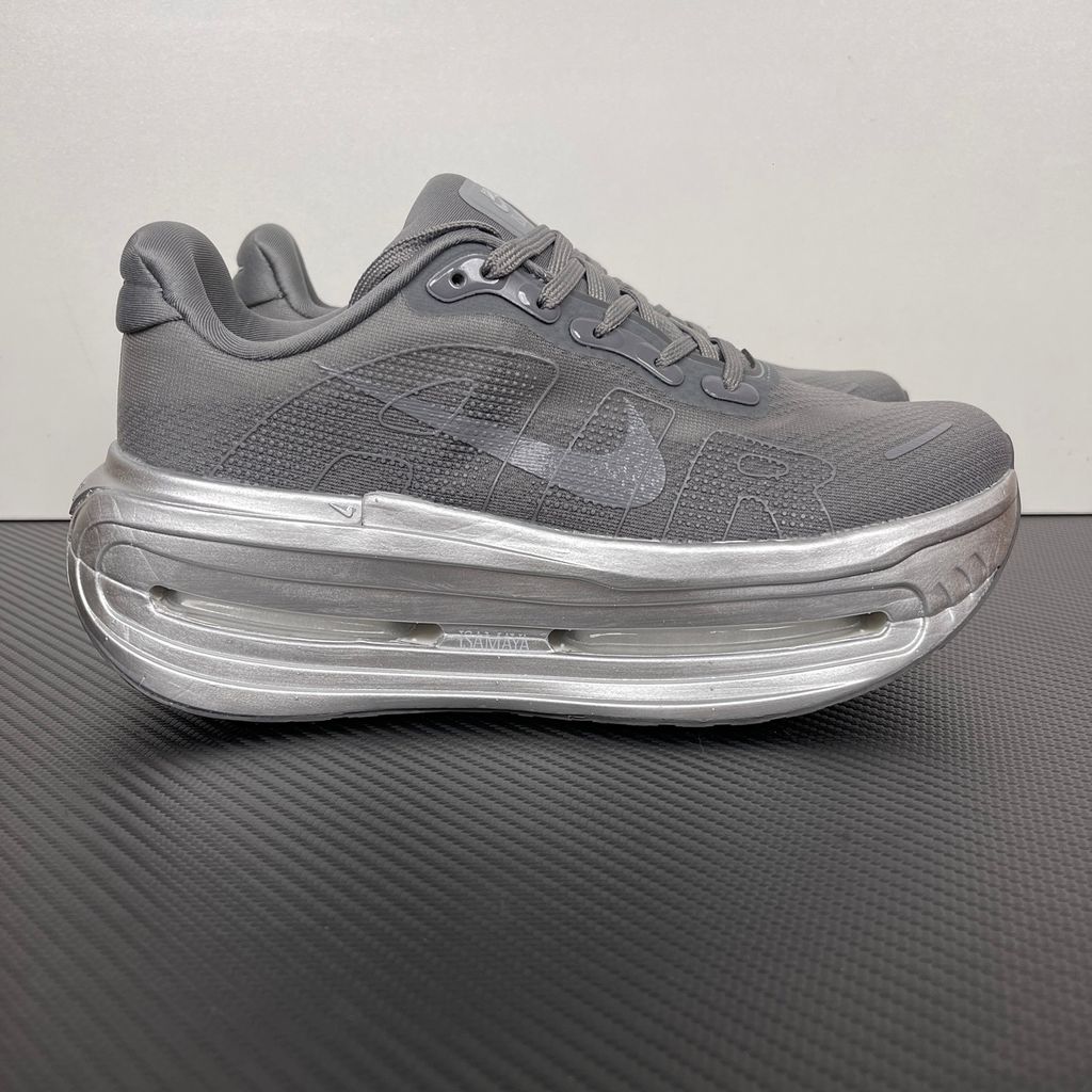 nike-wmns-vomero-premium-isamaya-ffrench-smoke-grey-run-forever-ir1988-084.jpg